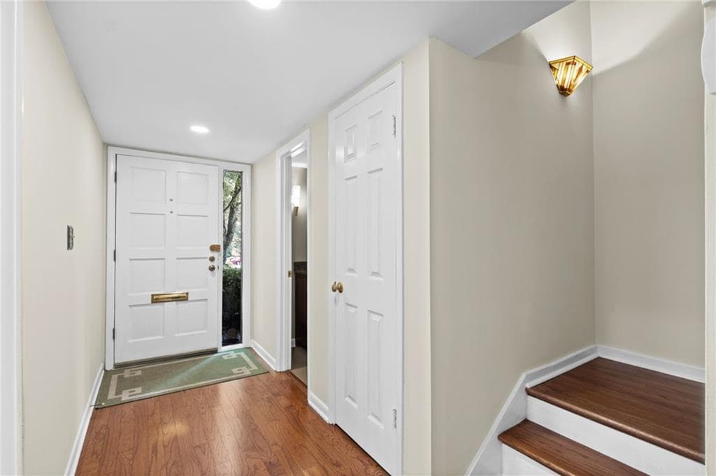 3 bedroom, 3 bathroom, 1,584 sq ft townhouse for sale at 1252 Druid Knoll Drive, Brookhaven, GA 30319 — photo 6