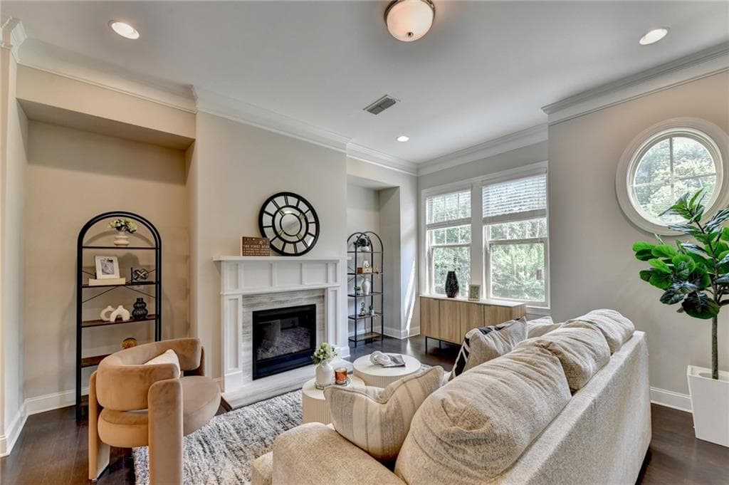 4 bedroom, 4 bathroom, 1,600 sq ft townhouse for sale at 1815 Hislop Lane, Atlanta, GA 30345 — photo 2