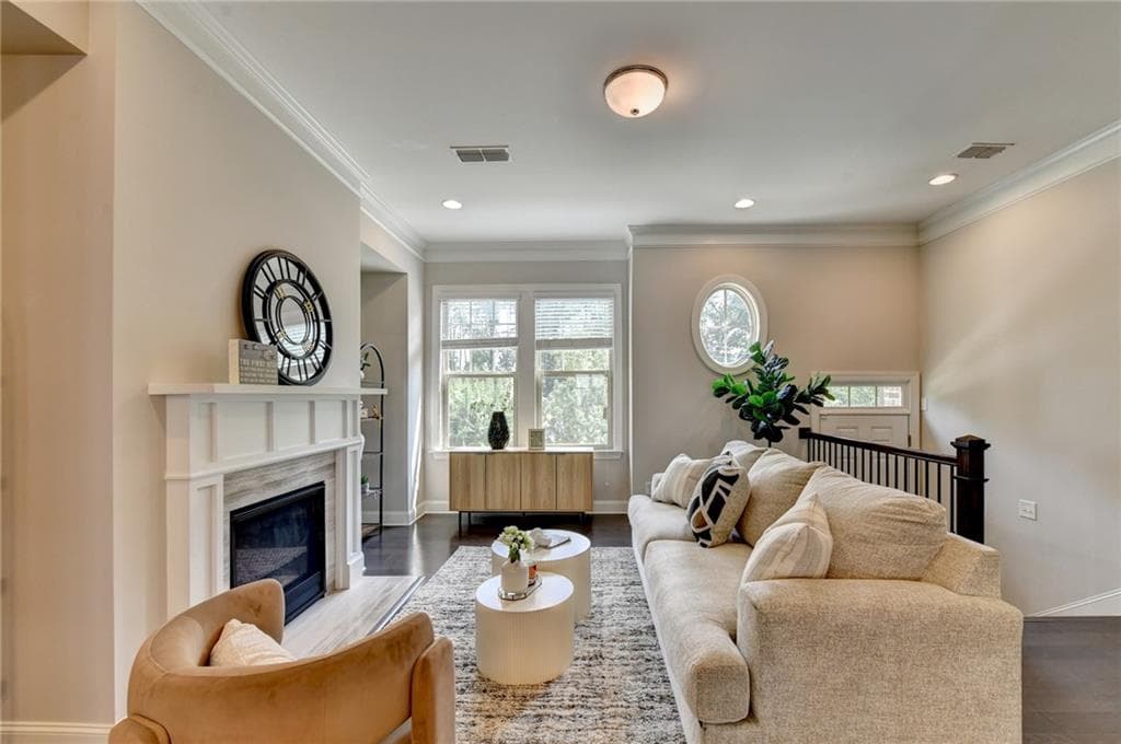 4 bedroom, 4 bathroom, 1,600 sq ft townhouse for sale at 1815 Hislop Lane, Atlanta, GA 30345 — photo 3