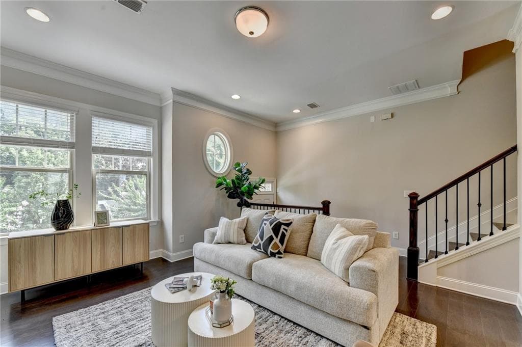 4 bedroom, 4 bathroom, 1,600 sq ft townhouse for sale at 1815 Hislop Lane, Atlanta, GA 30345 — photo 4