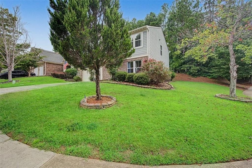 4 bedroom, 3 bathroom, 2,384 sq ft single family residence for rent at 425 Moonlit Trail, Dallas, GA 30132 for $2,250 a month — photo 4