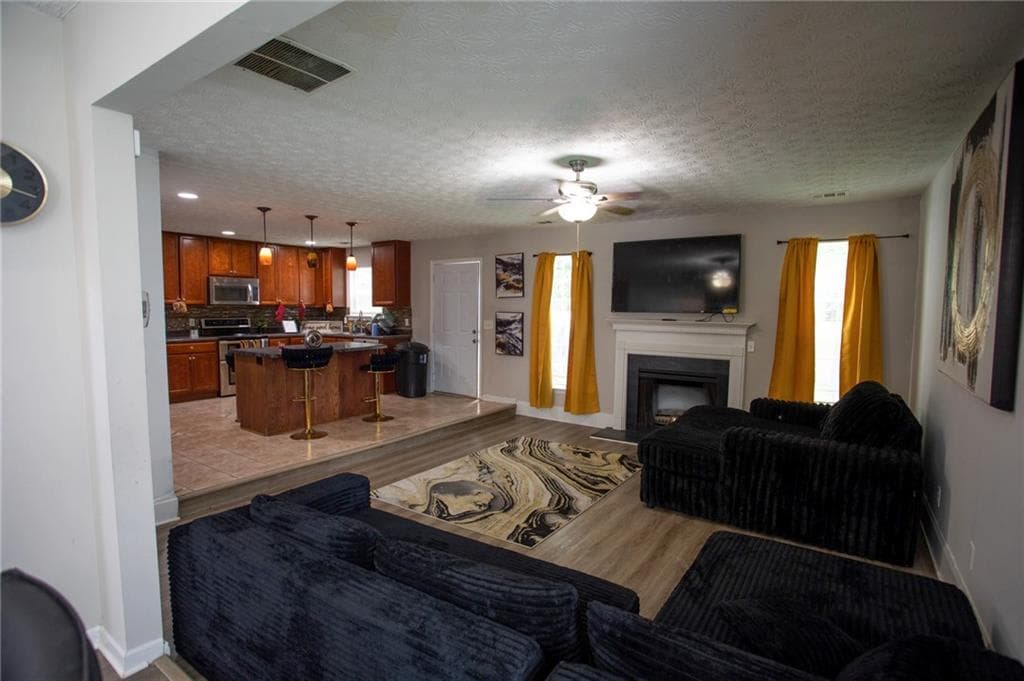 5 bedroom, 3 bathroom, 2,464 sq ft single family residence under contract at 8339 Milam Loop, Fairburn, GA 30213 — photo 9