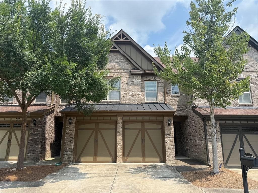 4 bedroom, 4 bathroom, 2,050 sq ft townhouse for rent at 13331 Flamingo Road, Alpharetta, GA 30004 for $2,895 a month — photo 1 of 20