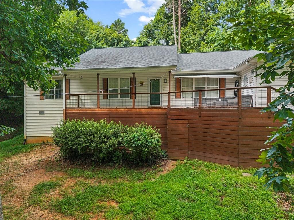 3 bedroom, 2 bathroom, 1,816 sq ft single family residence for sale at 6204 Cherrywood Trail, Gainesville, GA 30506 — photo 1 of 53