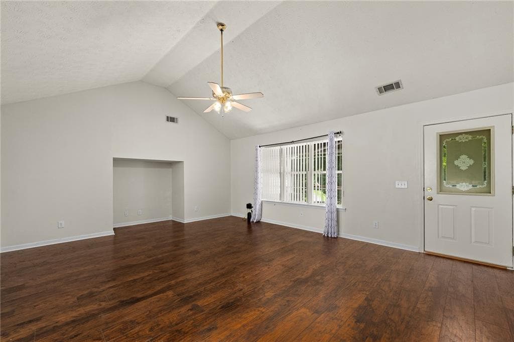 3 bedroom, 2 bathroom, 1,816 sq ft single family residence for sale at 6204 Cherrywood Trail, Gainesville, GA 30506 — photo 8