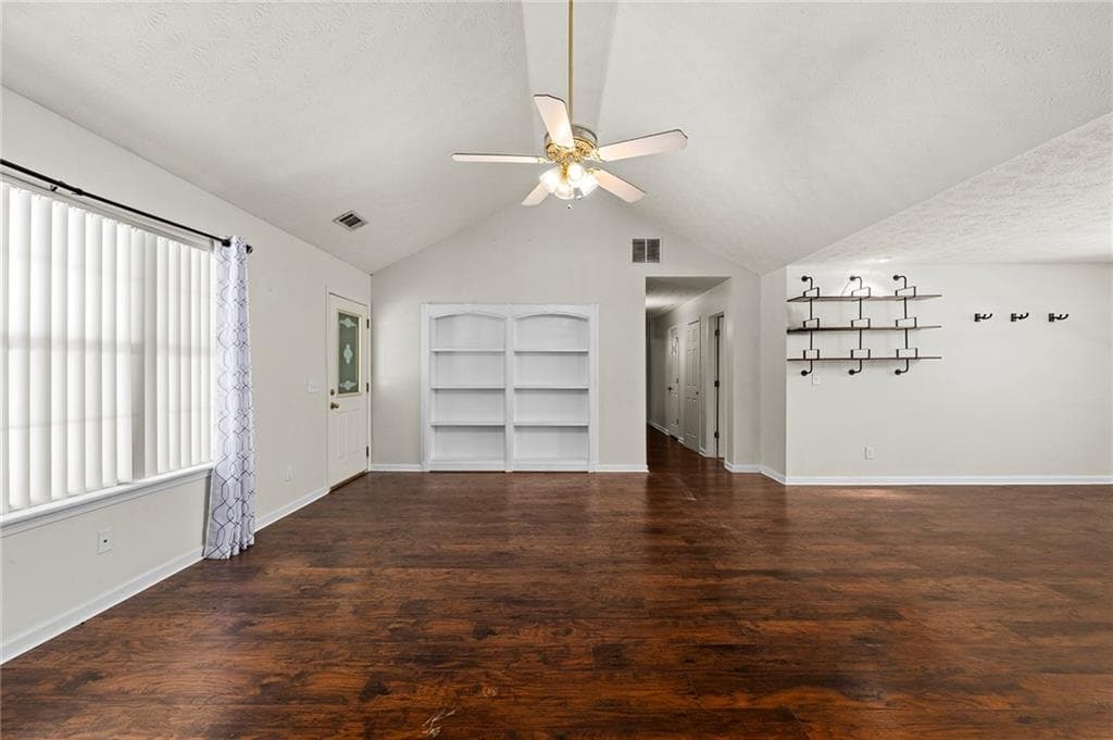 3 bedroom, 2 bathroom, 1,816 sq ft single family residence for sale at 6204 Cherrywood Trail, Gainesville, GA 30506 — photo 9