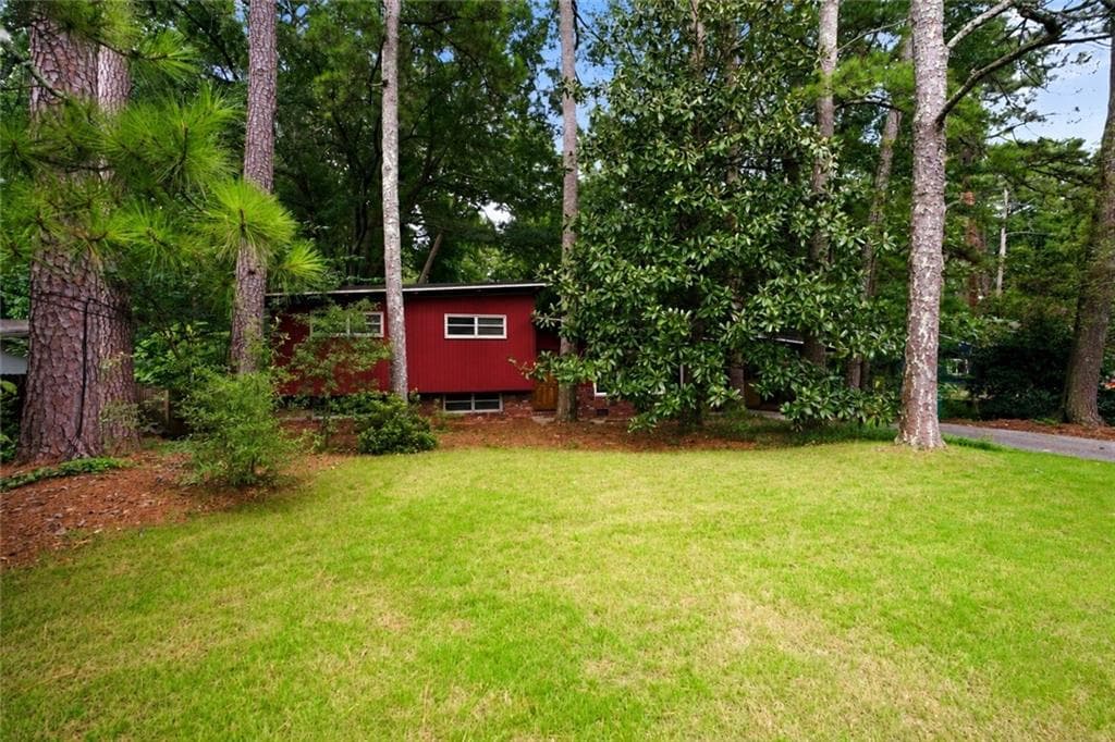 4 bedroom, 3 bathroom, 1,790 sq ft single family residence under contract at 3439 Chestnut Drive, Atlanta, GA 30340 — photo 5