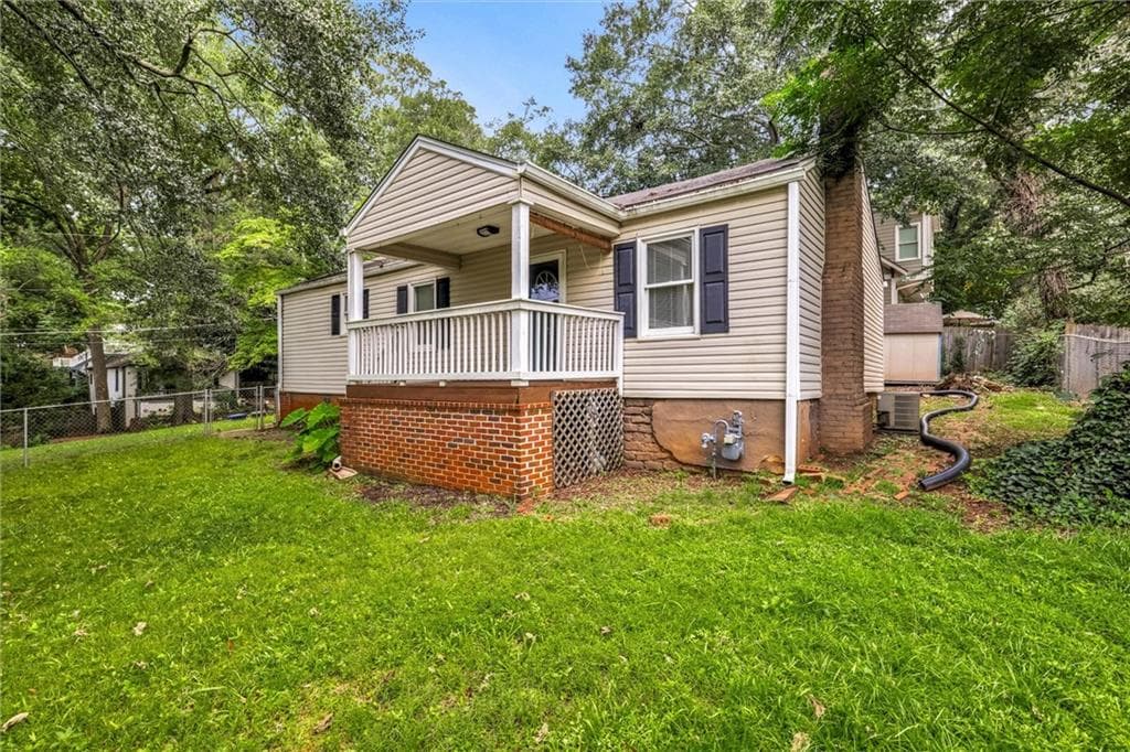 3 bedroom, 2 bathroom, 1,260 sq ft single family residence for sale at 1470 Woodbine Avenue, Atlanta, GA 30317 — photo 2