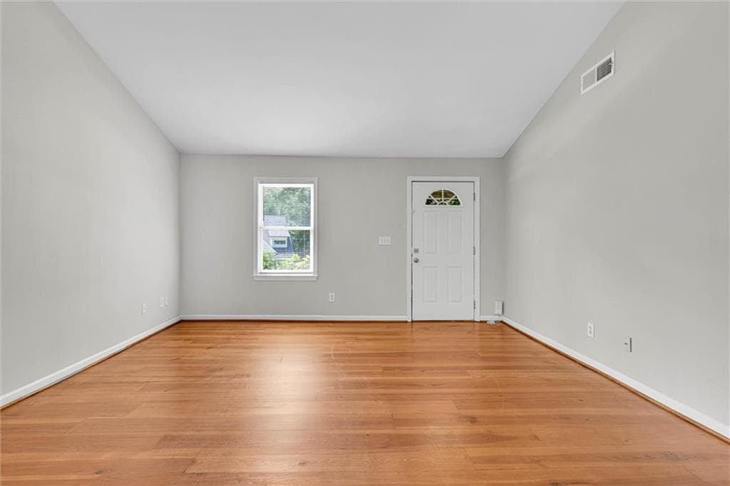 3 bedroom, 2 bathroom, 1,260 sq ft single family residence for sale at 1470 Woodbine Avenue, Atlanta, GA 30317 — photo 6