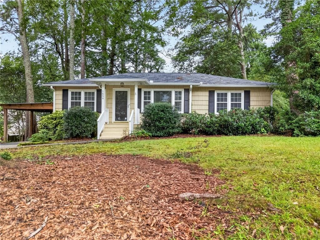 3 bedroom, 1 bathroom, 1,147 sq ft single family residence sold at 1654 Bristol Drive, Atlanta, GA 30329