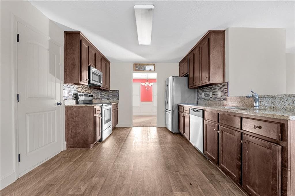 4 bedroom, 3 bathroom, 2,322 sq ft single family residence for sale at 1615 Newport Drive, Bethlehem, GA 30620 — photo 7