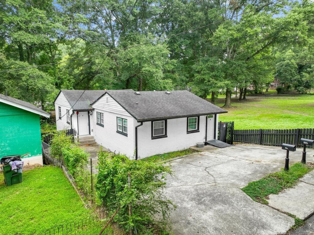 triplex for sale at 556 Cairo Street, Atlanta, GA 30314 — photo 2