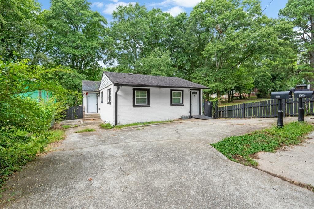 triplex for sale at 556 Cairo Street, Atlanta, GA 30314 — photo 3