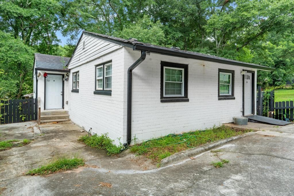 triplex for sale at 556 Cairo Street, Atlanta, GA 30314 — photo 4