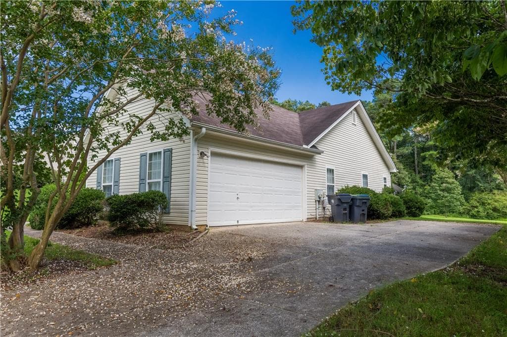 3 bedroom, 2 bathroom, 1,503 sq ft single family residence for rent at 2743 Sam Calvin Drive, Dacula, GA 30019 for $1,900 a month — photo 2