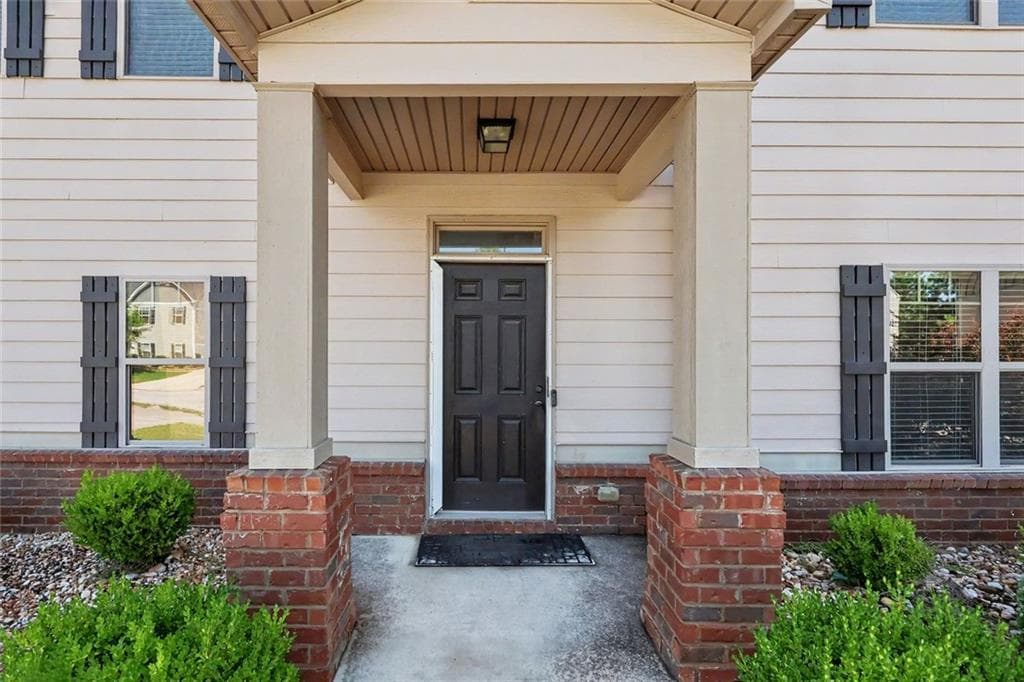 4 bedroom, 3 bathroom, 3,770 sq ft single family residence for sale at 55 Silver Willow Court, Covington, GA 30016 — photo 5