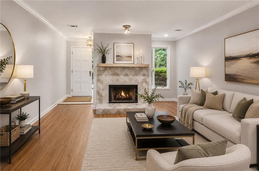 3 bedroom, 2 bathroom, 1,550 sq ft condominium under contract at 21 Brittany Way, Atlanta, GA 30324 — photo 2