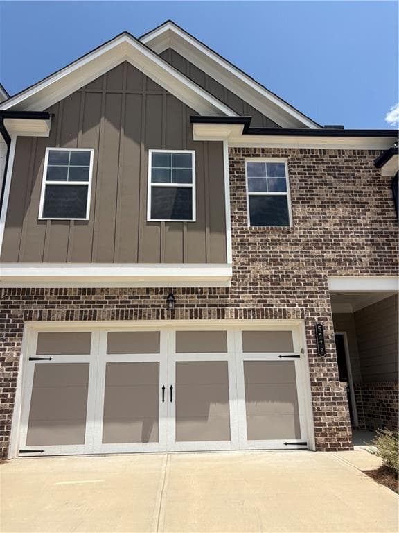 4 bedroom, 3 bathroom, 2,000 sq ft townhouse for sale at 5278 Fox Den Road, Oakwood, GA 30566 — photo 2