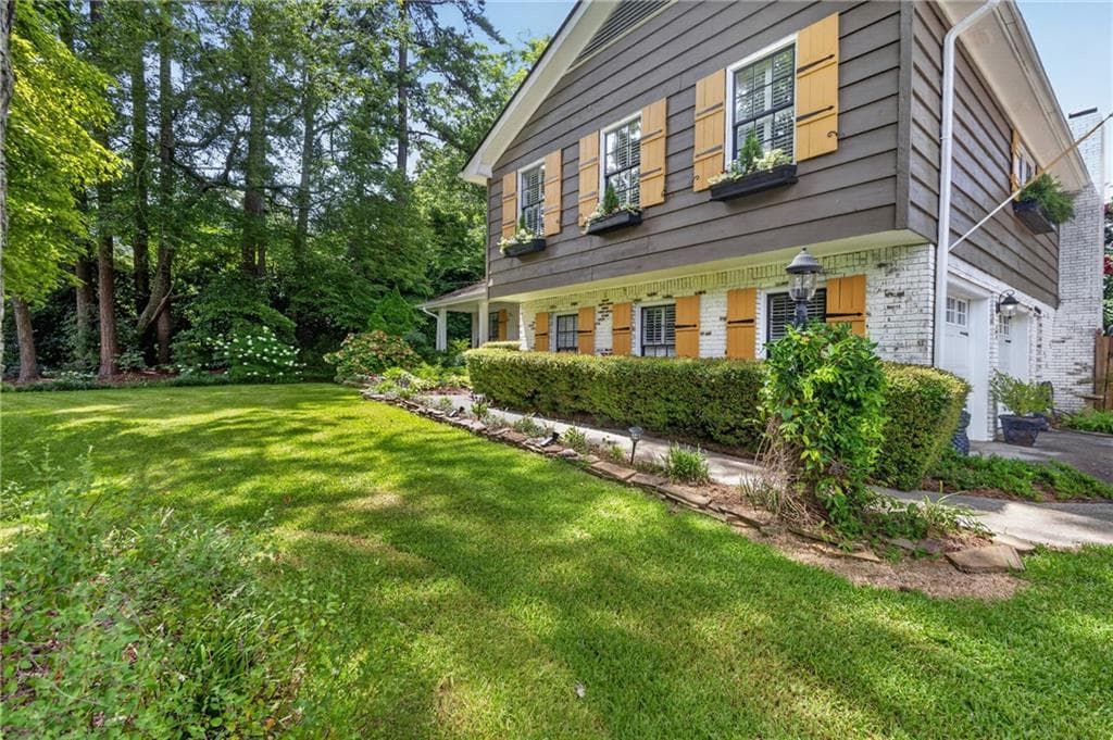 4 bedroom, 3 bathroom, 2,136 sq ft single family residence under contract at 1701 Driftwood Place, Snellville, GA 30078 — photo 3