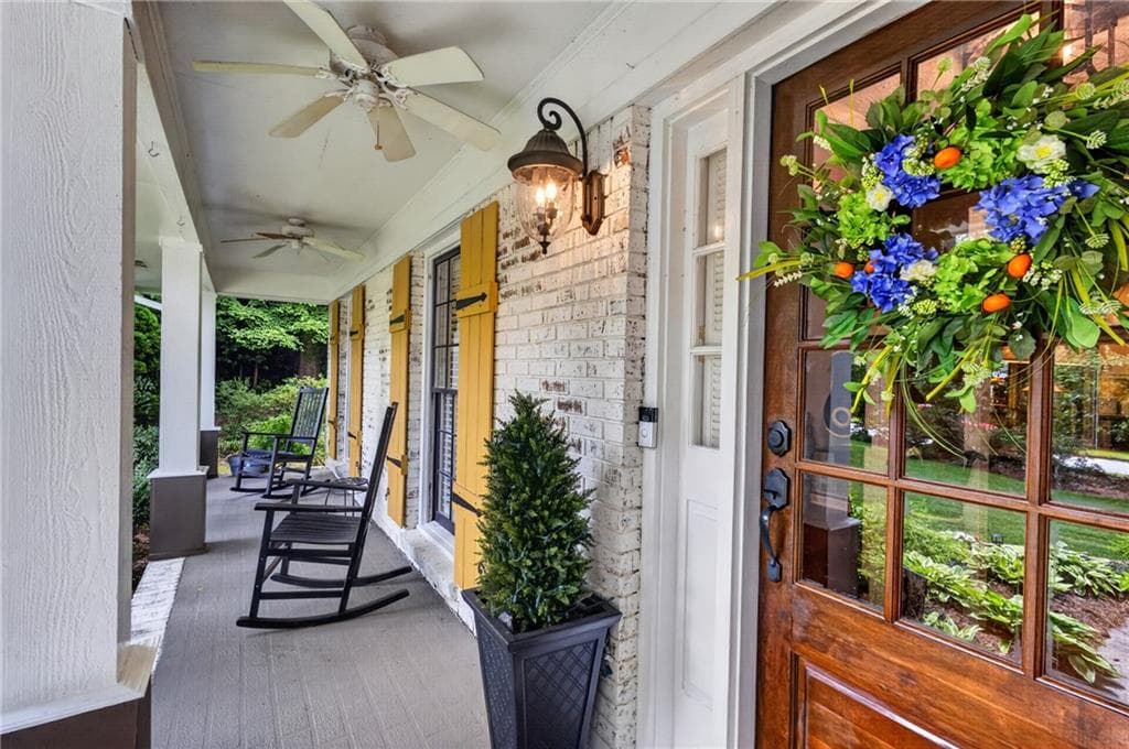 4 bedroom, 3 bathroom, 2,136 sq ft single family residence under contract at 1701 Driftwood Place, Snellville, GA 30078 — photo 5