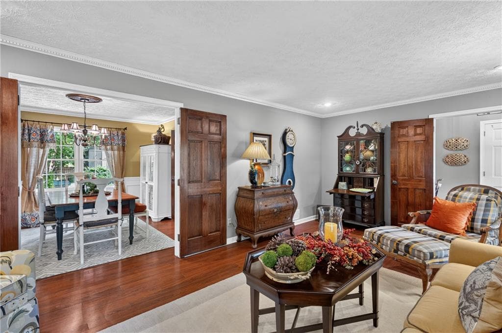 4 bedroom, 3 bathroom, 2,136 sq ft single family residence under contract at 1701 Driftwood Place, Snellville, GA 30078 — photo 7