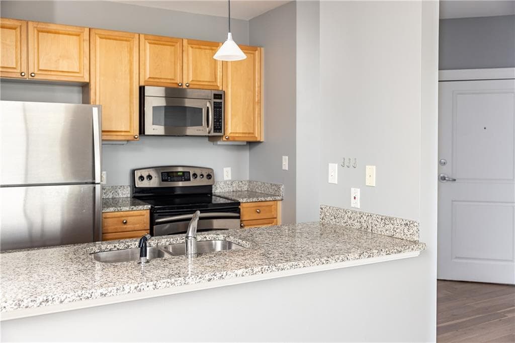 1 bedroom, 1 bathroom, 874 sq ft condominium for rent at 325 E Paces Ferry Road 706, Atlanta, GA 30305 for $2,000 a month — photo 6