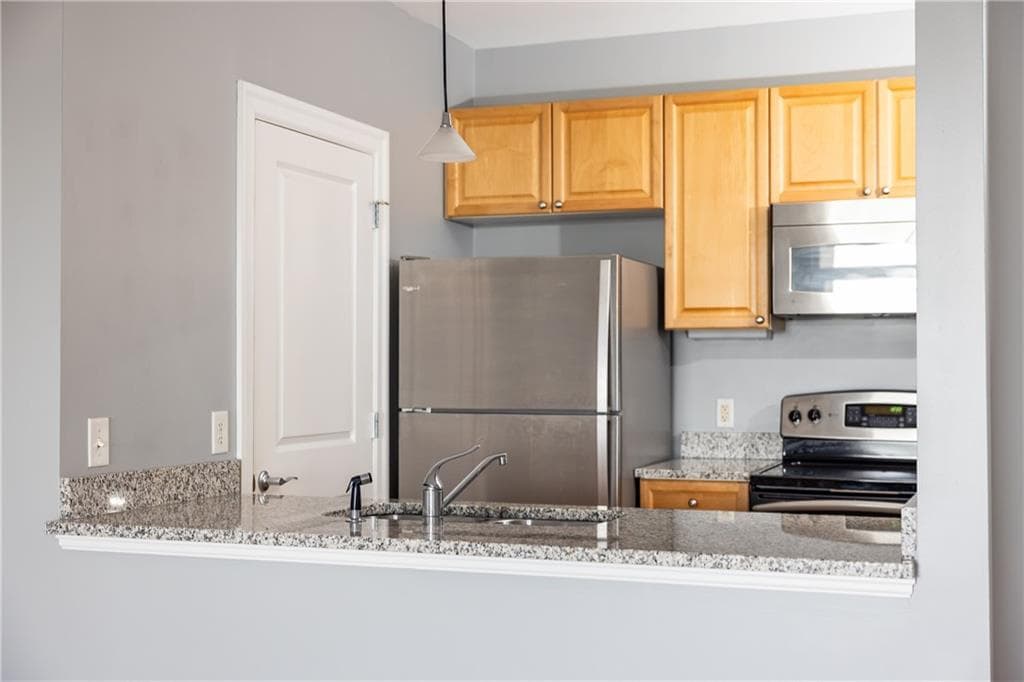 1 bedroom, 1 bathroom, 874 sq ft condominium for rent at 325 E Paces Ferry Road 706, Atlanta, GA 30305 for $2,000 a month — photo 7