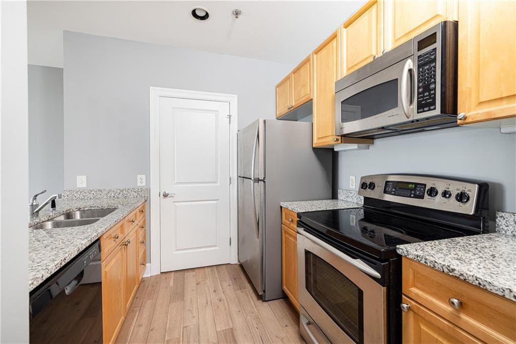 1 bedroom, 1 bathroom, 874 sq ft condominium for rent at 325 E Paces Ferry Road 706, Atlanta, GA 30305 for $2,000 a month — photo 8