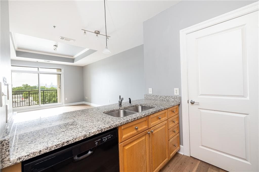 1 bedroom, 1 bathroom, 874 sq ft condominium for rent at 325 E Paces Ferry Road 706, Atlanta, GA 30305 for $2,000 a month — photo 9