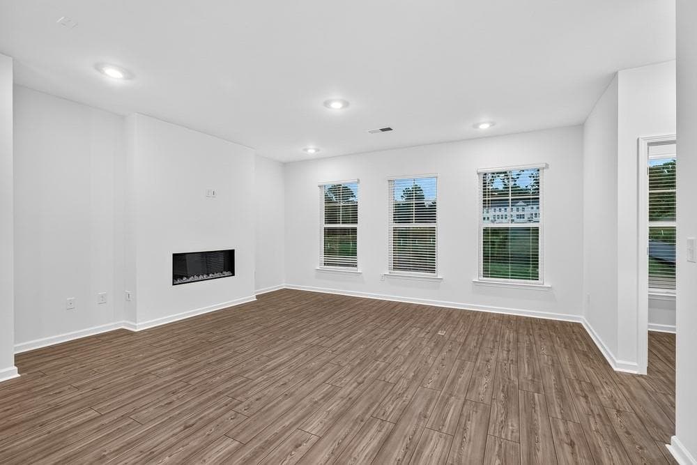 3 bedroom, 4 bathroom, 1,967 sq ft townhouse under contract at 502 Provence Gate Lane, Lawrenceville, GA 30044 — photo 3
