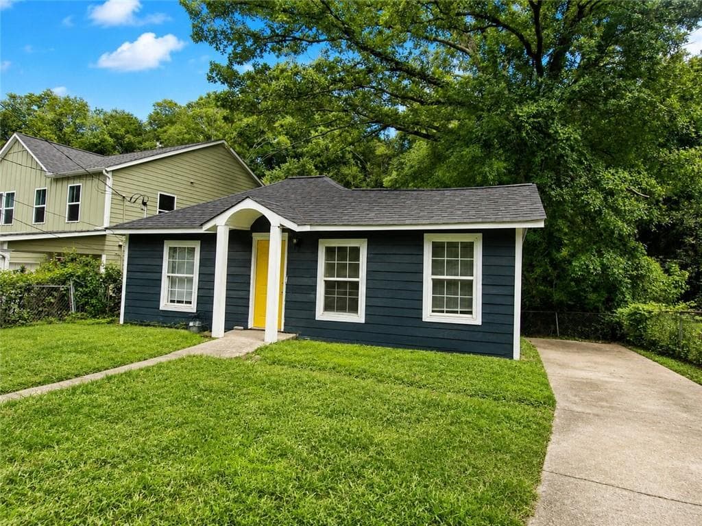 3 bedroom, 2 bathroom, 874 sq ft single family residence for sale at 971 Sims Avenue, Atlanta, GA 30318 — photo 2