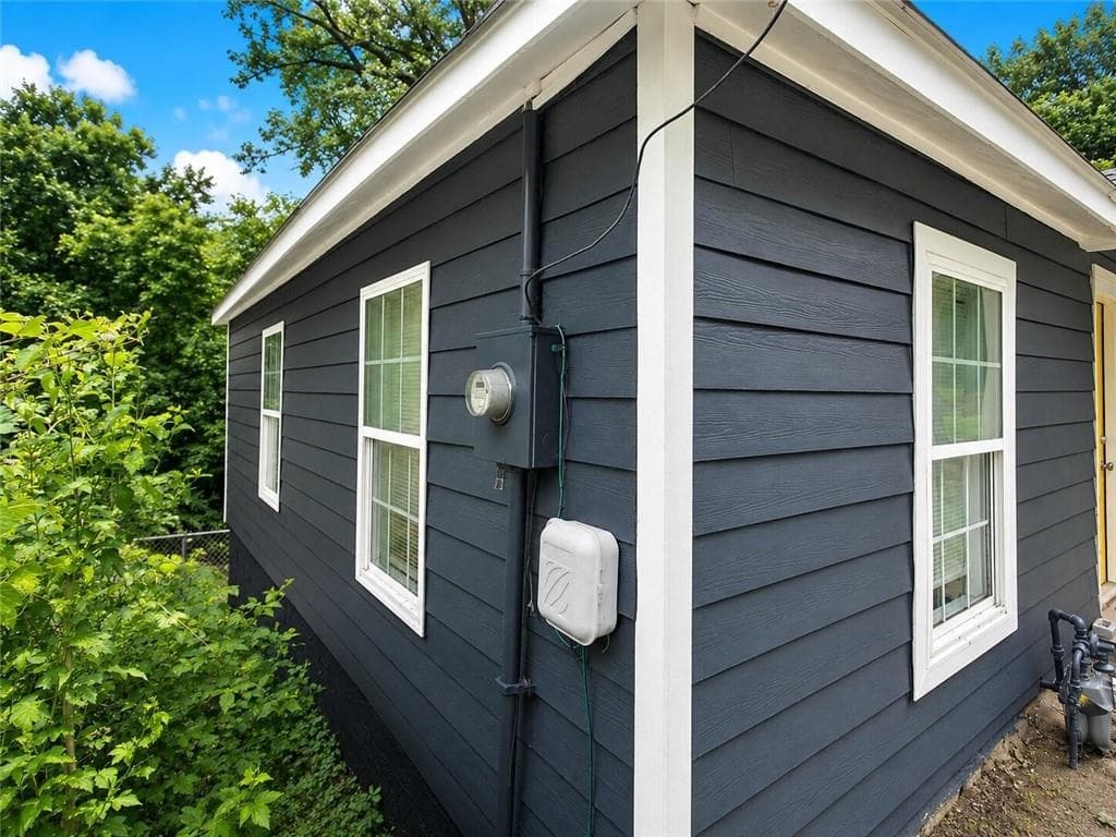 3 bedroom, 2 bathroom, 874 sq ft single family residence for sale at 971 Sims Avenue, Atlanta, GA 30318 — photo 9