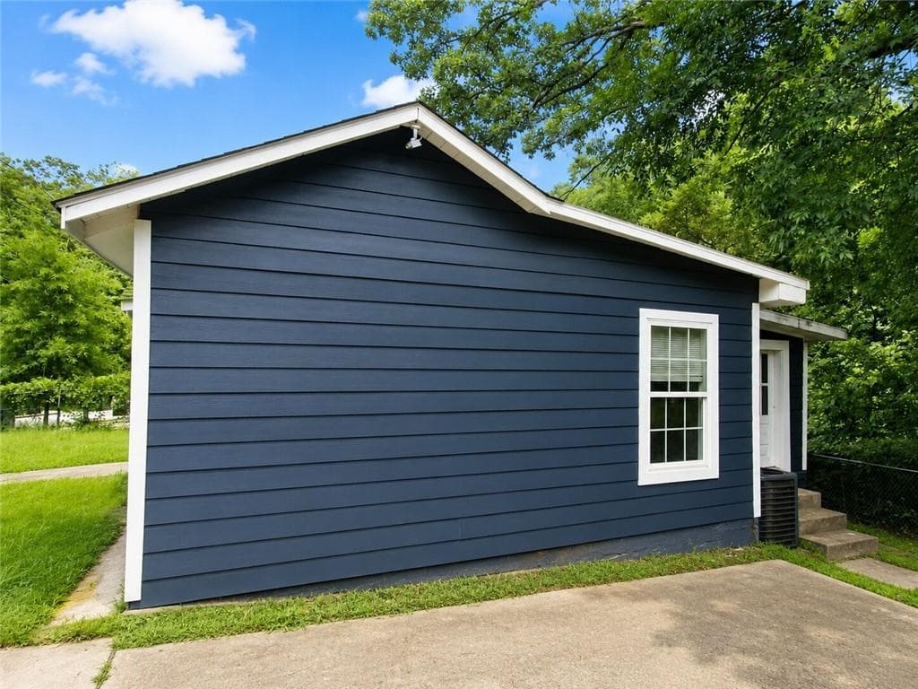 3 bedroom, 2 bathroom, 874 sq ft single family residence for sale at 971 Sims Avenue, Atlanta, GA 30318 — photo 10