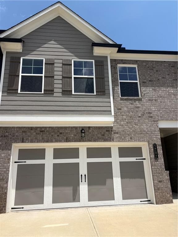 4 bedroom, 3 bathroom, 2,000 sq ft townhouse for sale at 5282 Fox Den Road, Oakwood, GA 30566 — photo 2