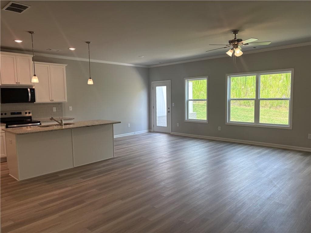 4 bedroom, 3 bathroom, 2,000 sq ft townhouse for sale at 5282 Fox Den Road, Oakwood, GA 30566 — photo 5