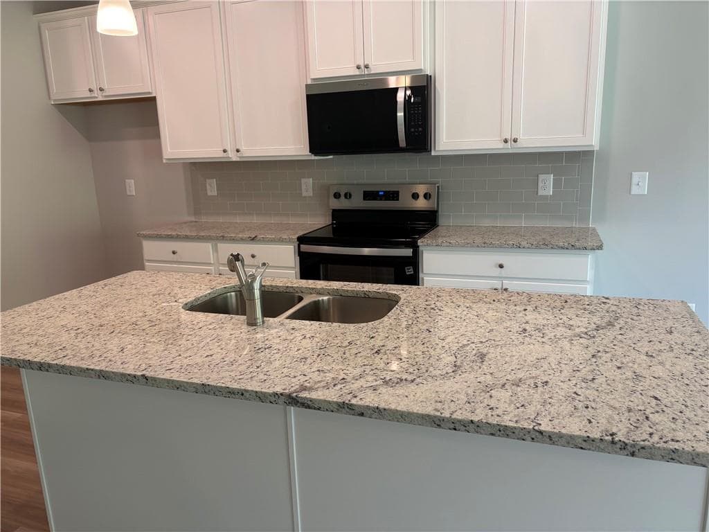 4 bedroom, 3 bathroom, 2,000 sq ft townhouse for sale at 5282 Fox Den Road, Oakwood, GA 30566 — photo 8