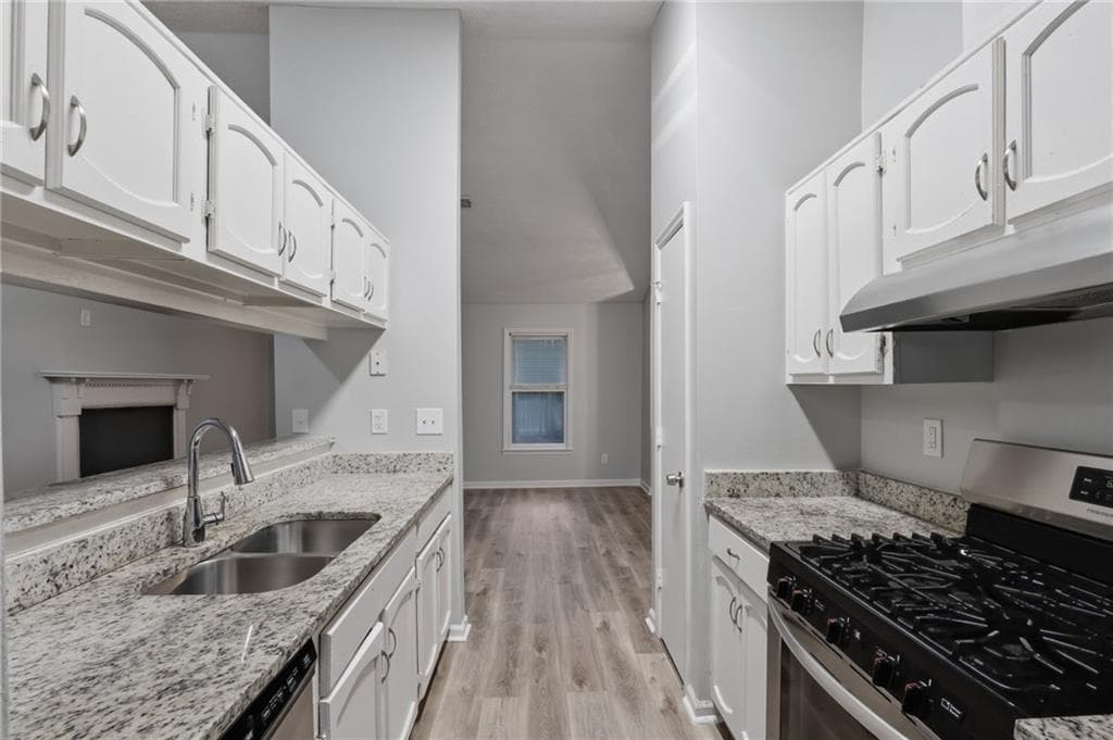 4 bedroom, 2 bathroom, 1,788 sq ft single family residence for sale at 5455 Fox Haven Trail, Stone Mountain, GA 30088 — photo 6