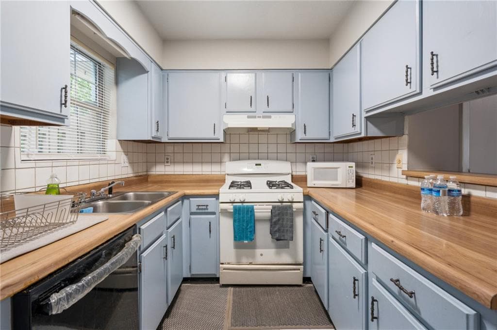 2 bedroom, 2 bathroom, 1,064 sq ft condominium for sale at 6698 Witherington Court, Norcross, GA 30093 — photo 9