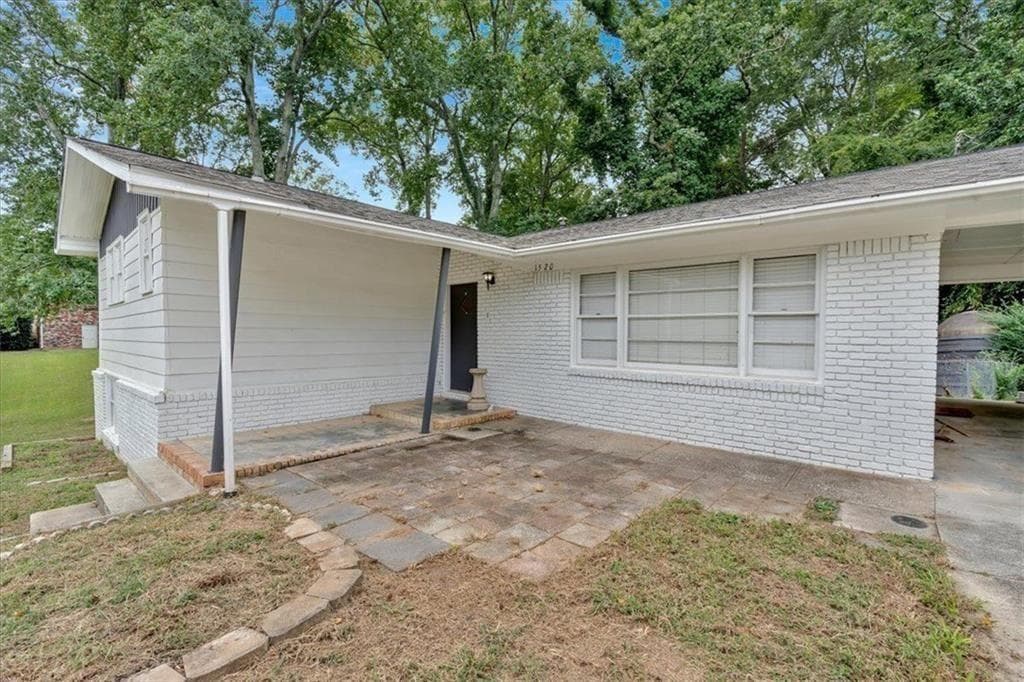 3 bedroom, 2 bathroom, 2,009 sq ft single family residence under contract at 1520 Oxford Street, Douglasville, GA 30134 — photo 5