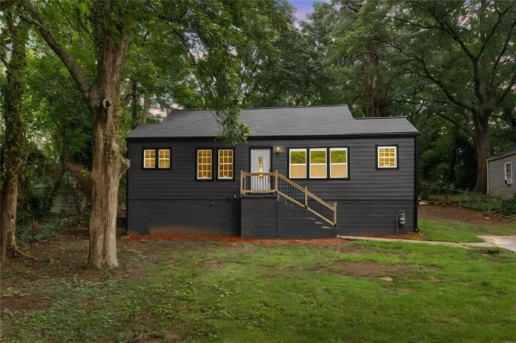 3 bedroom, 1 bathroom, 981 sq ft single family residence under contract at 500 Allendale Drive, Decatur, GA 30032 — photo 2