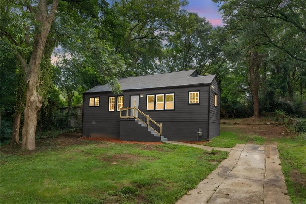 3 bedroom, 1 bathroom, 981 sq ft single family residence under contract at 500 Allendale Drive, Decatur, GA 30032 — photo 4