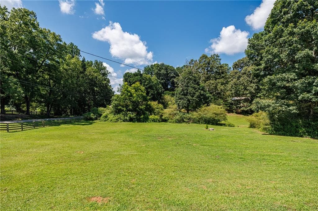 3 bedroom, 1 bathroom, 1,020 sq ft single family residence under contract at 2140 Wilkie Road, Alpharetta, GA 30004 — photo 8