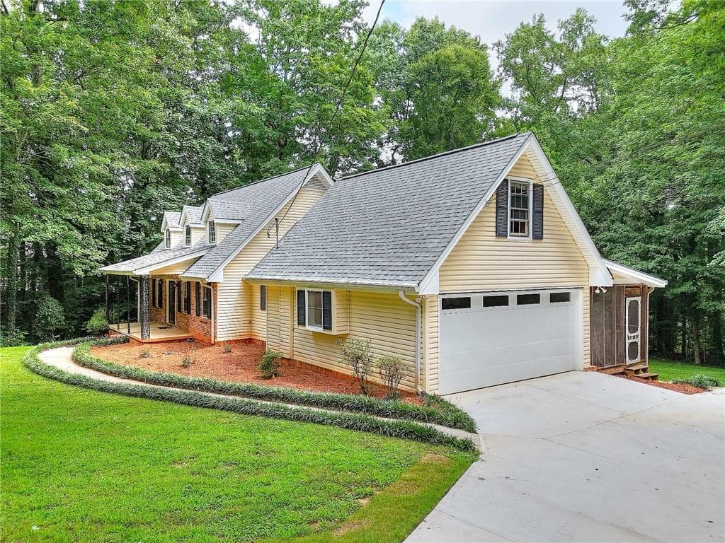 4 bedroom, 4 bathroom, 3,132 sq ft single family residence for sale at 66 Lockring Drive, Lilburn, GA 30047 — photo 2