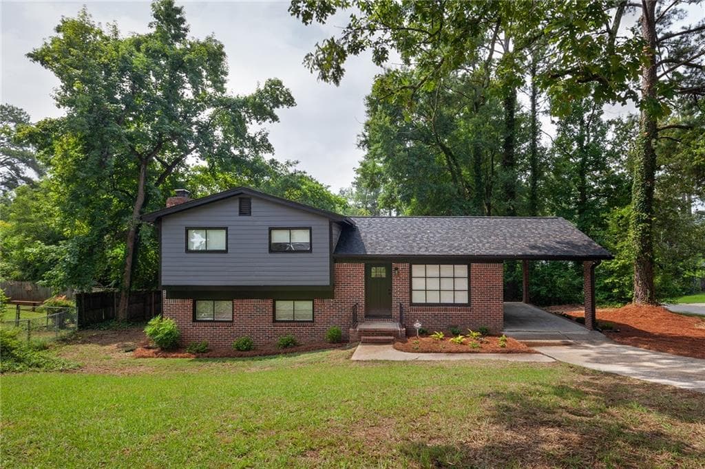 4 bedroom, 3 bathroom single family residence under contract at 3230 Vanderbilt Lane, Atlanta, GA 30318