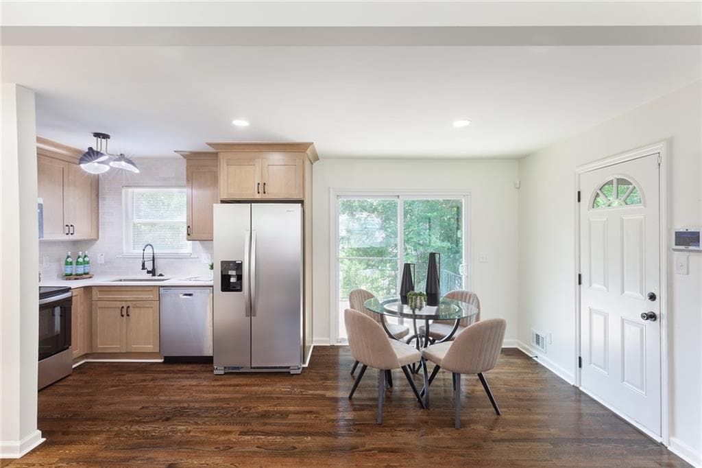 4 bedroom, 3 bathroom single family residence under contract at 3230 Vanderbilt Lane, Atlanta, GA 30318 — photo 9