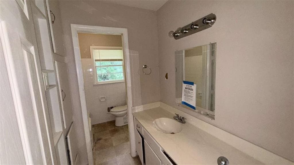 3 bedroom, 3 bathroom, 2,072 sq ft single family residence under contract at 748 Greenhill Drive, Conyers, GA 30012 — photo 9