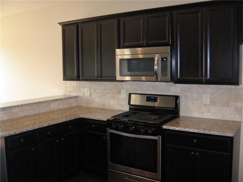 4 bedroom, 3 bathroom, 2,483 sq ft single family residence for rent at 4955 Ducote Trail, Alpharetta, GA 30004 for $2,800 a month — photo 2