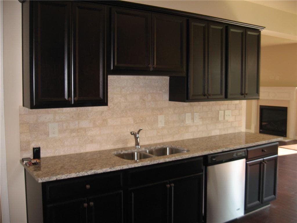 4 bedroom, 3 bathroom, 2,483 sq ft single family residence for rent at 4955 Ducote Trail, Alpharetta, GA 30004 for $2,800 a month — photo 3