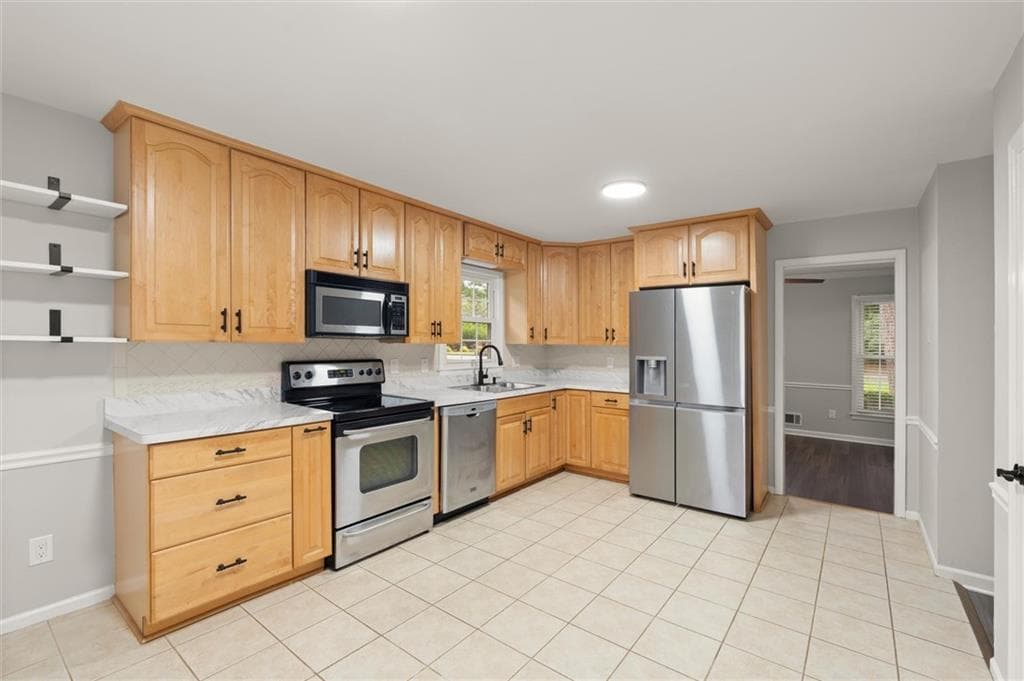 5 bedroom, 3 bathroom single family residence for rent at 3220 Casteel Road, Marietta, GA 30062 for $3,400 a month — photo 4