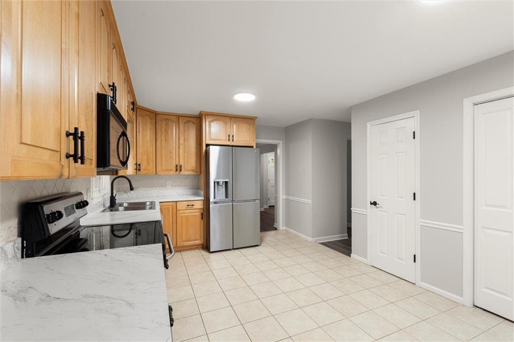 5 bedroom, 3 bathroom single family residence for rent at 3220 Casteel Road, Marietta, GA 30062 for $3,400 a month — photo 6